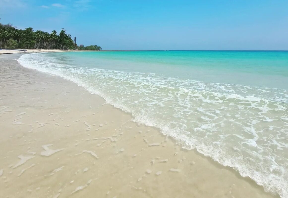 Lalaji Bay Beach, Long Island is one of the Best Beaches in the Andaman Islands