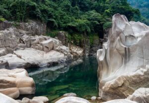 Shnongpdeng to Amkoi Sliang Wah-Umgngot: Meghalaya Tour Packages