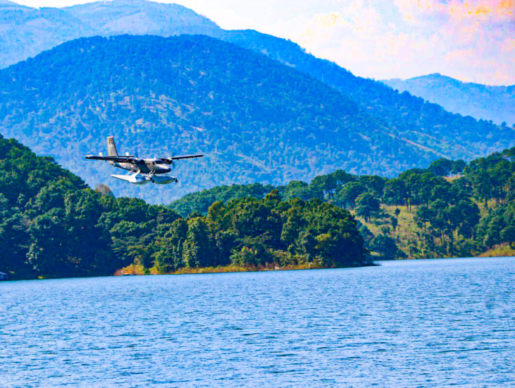 Meghalaya Seaplane Service: Seaplane Landing on Umiam Lake Water aerodrome.