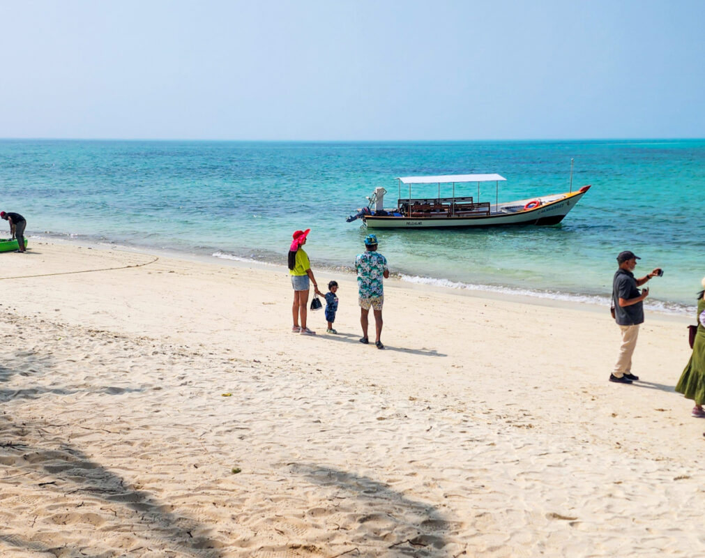 Beaches in Agatti Island: Andhaan or Anthan Beach, Best Beach in Agatti Island for Swimming and Beach Activities, Also Most Crowded