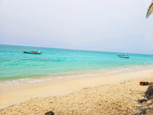 4 Nights and 5 Days Lakshadweep Package from Mumbai: Visit Anthan Beach, one of the popular beaches in the Agatti Island.