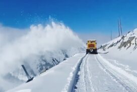 Onset of Winter in Kashmir: Bandipora-Gurez Road Closure Due to Fresh Snowfall at Razdan Top