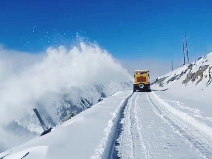 Onset of Winter in Kashmir: Bandipora-Gurez Road Closure Due to Fresh Snowfall at Razdan Top