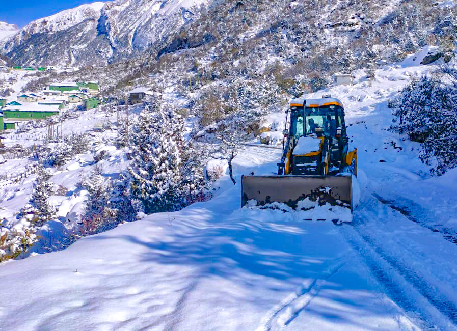 North Sikkim Received First Snowfall of the Season. Administration is on work to clear the snow off the roads.