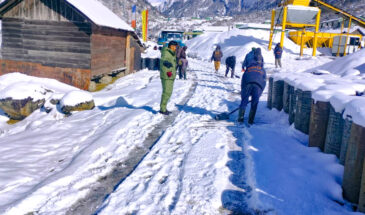 Heavy Snowfall Turns North Sikkim into a Winter Wonderland: Army in work to clear the snow on the roads.