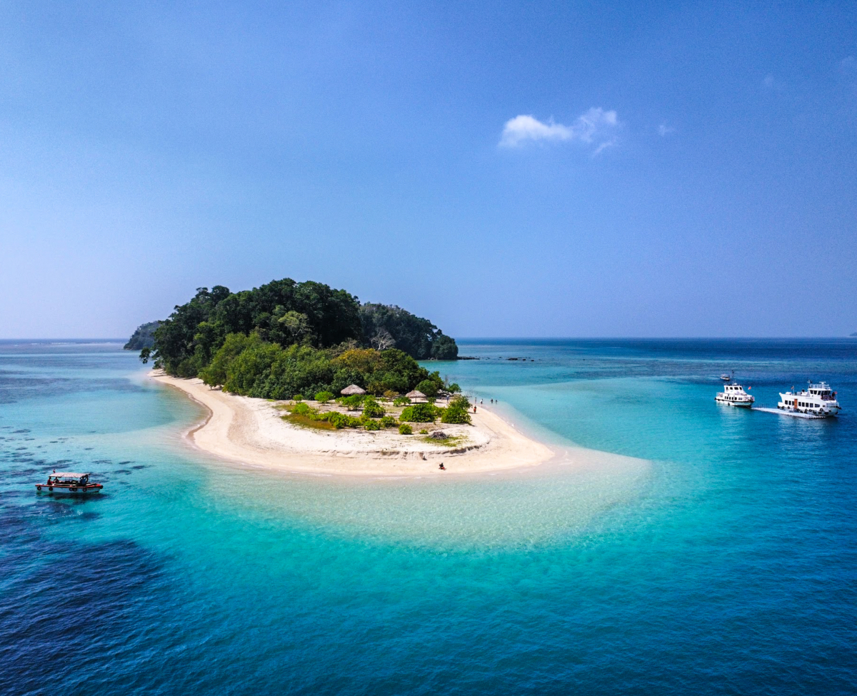 Jolly Buoy Island's Northern White Sand Beach