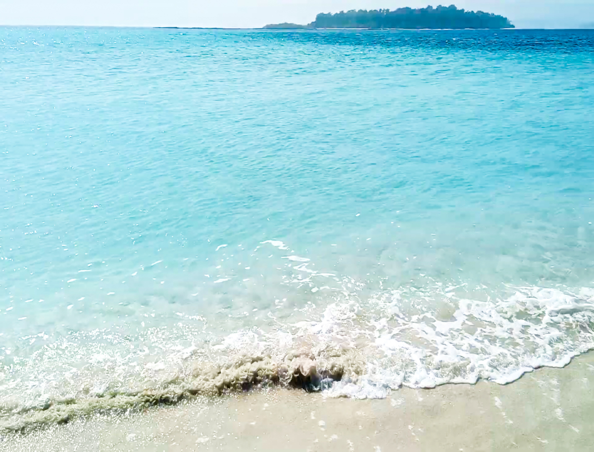 Naariyal Tikari Beach, Table Excelsior Island